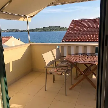 Lili Lovetovo Apartament