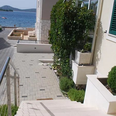 Lili Lovetovo Vodice