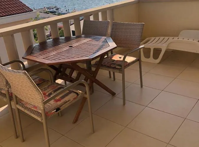 Lili Lovetovo Apartman