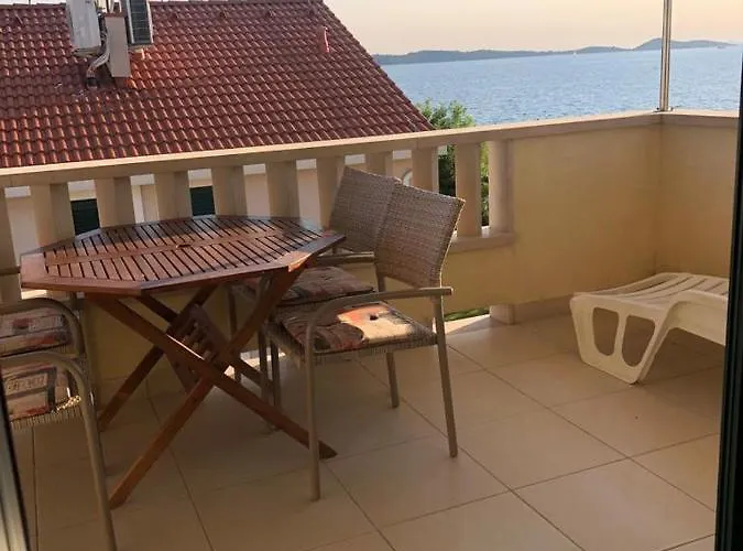 Lili Lovetovo Apartman