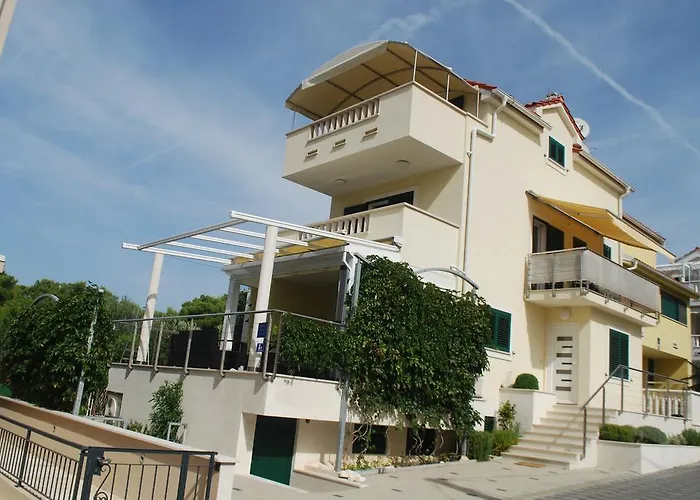 Lili Lovetovo Apartman *